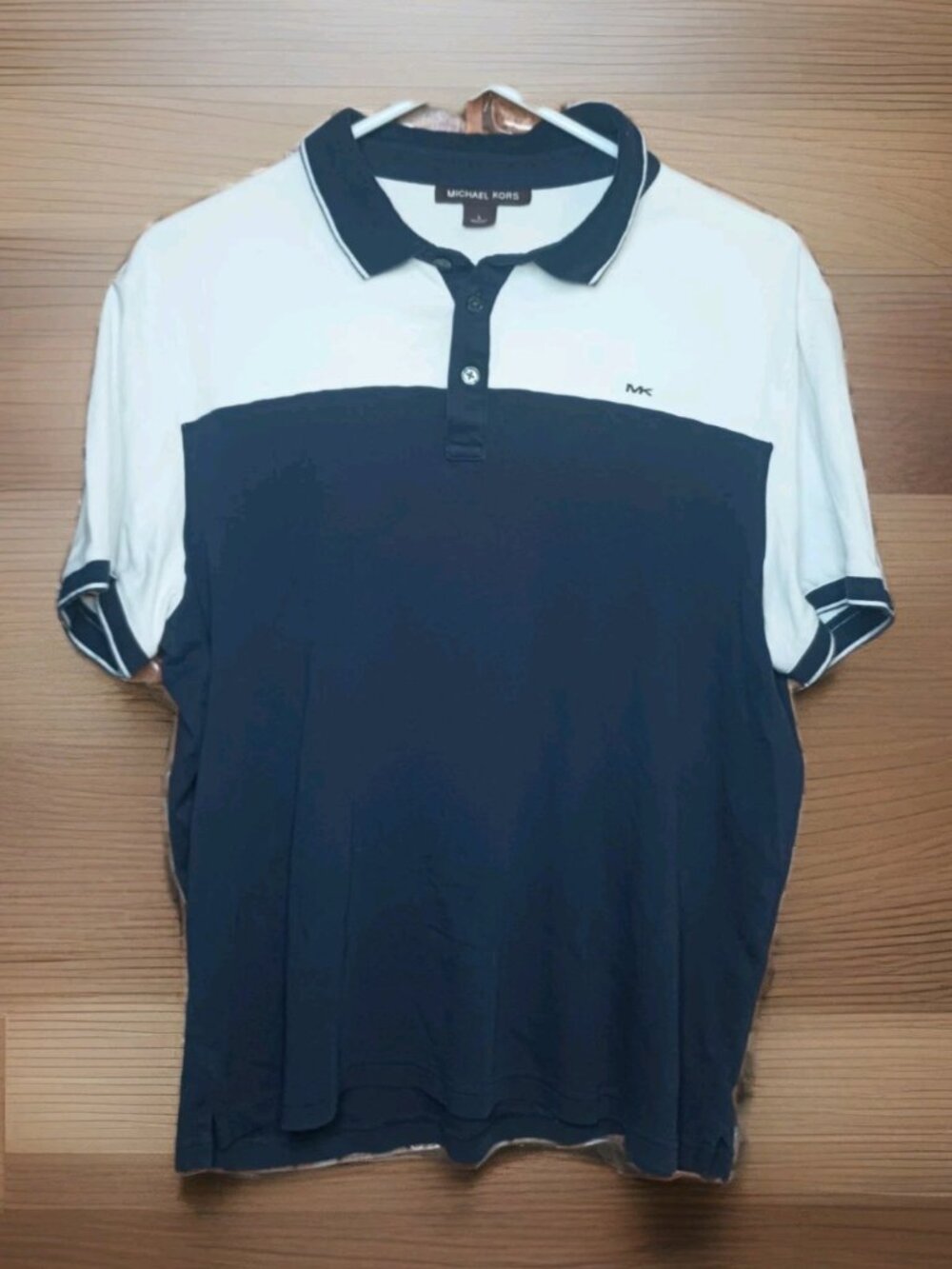 Michael Kors Men's Three Button Navy & White Polo Placket Short Sleeve Size L